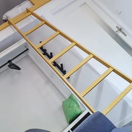 Trzypokojowy Damrota 4 Hostel *