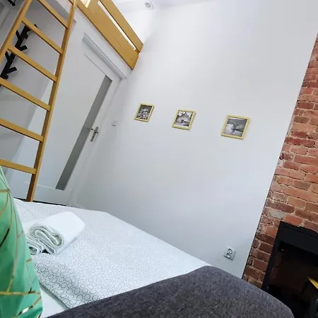 Trzypokojowy Damrota 4 *