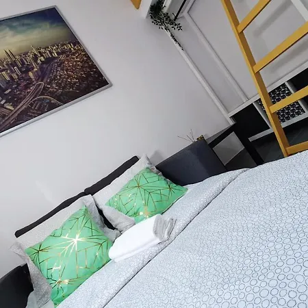 Trzypokojowy Damrota 4 Хостел