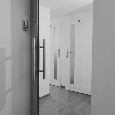 Trzypokojowy Damrota 4 Хостел