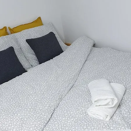 Trzypokojowy Damrota 4 Hostel *